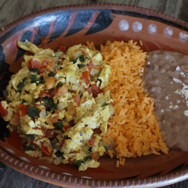 Huevos a La Mexicana.