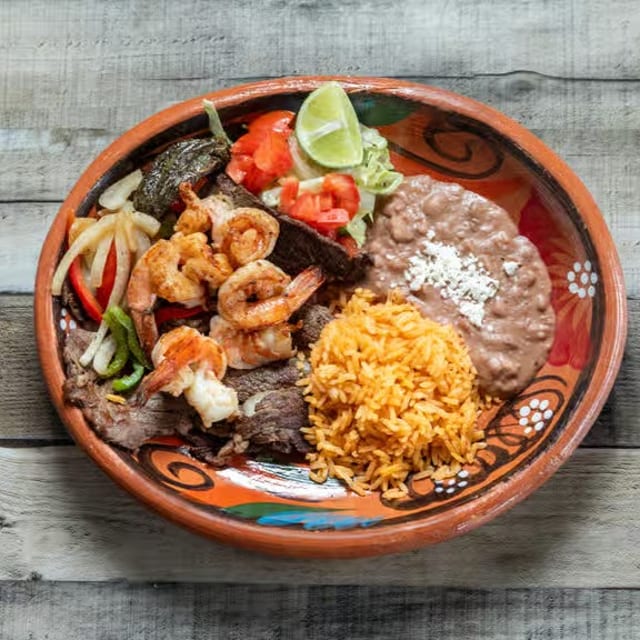 Carne Asada Con Camaron.