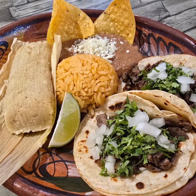 Tacos Y Tamal.