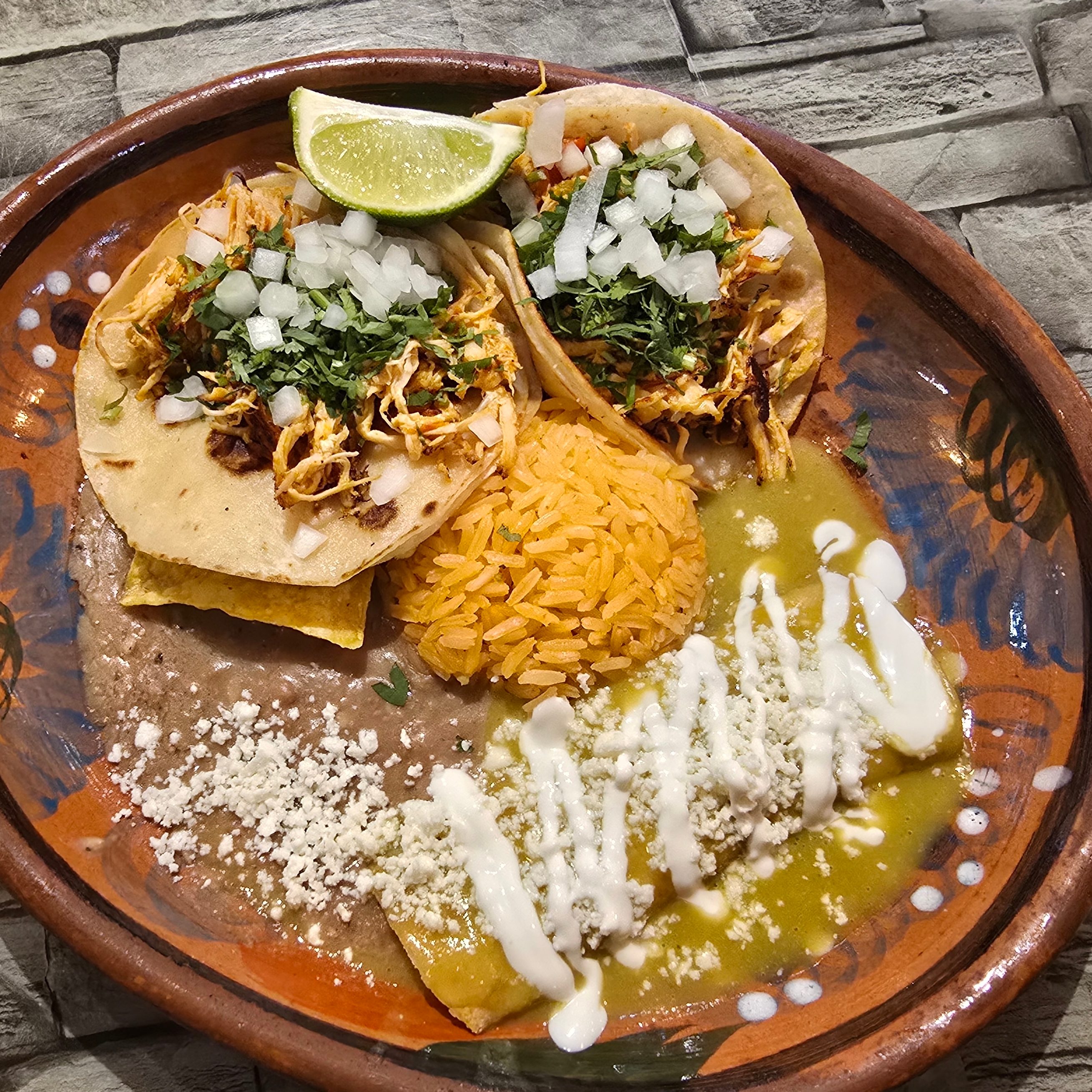 Tacos Y Enchilada.