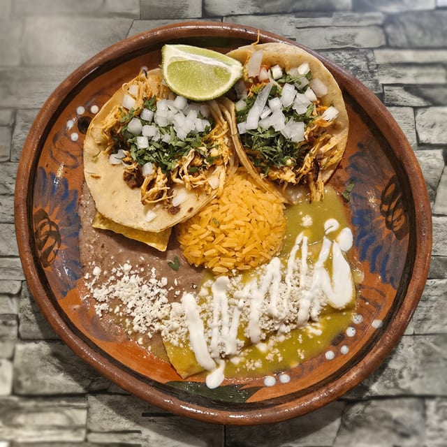 Tacos Y Enchilada.