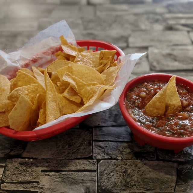 Personal Chips & Salsa.